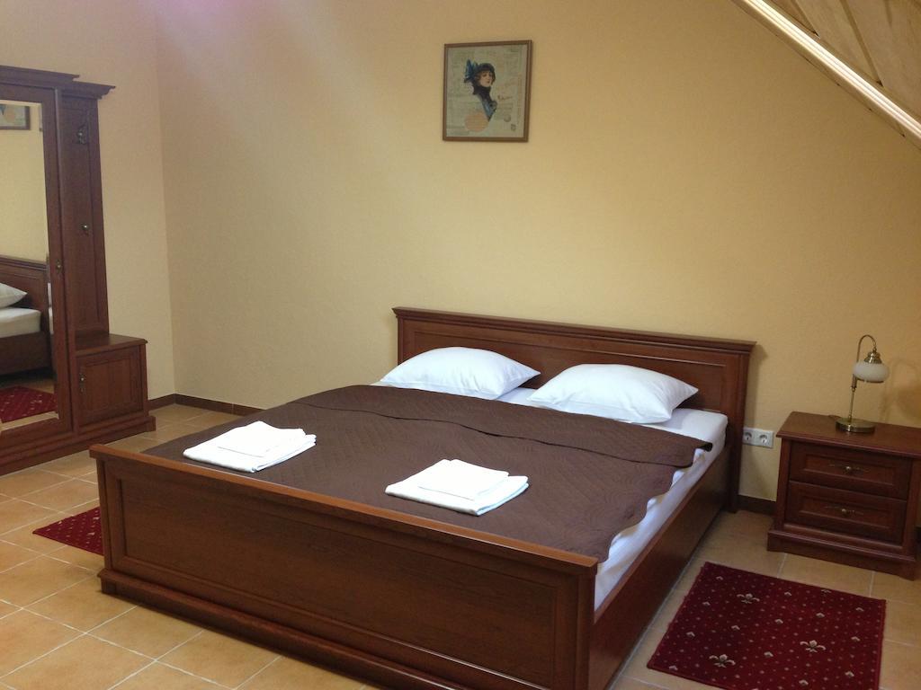 Chalet Hotel Zhytomyr Bilik gambar